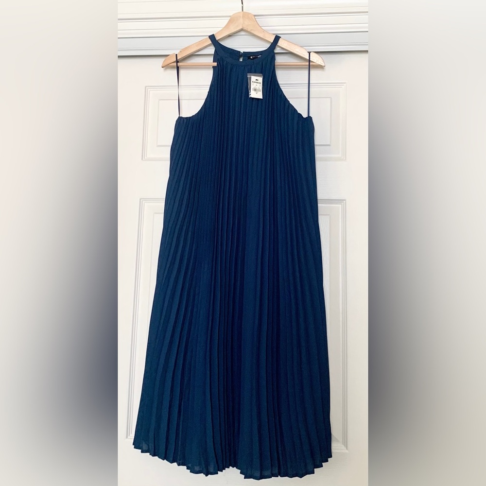 Express Dress - Picture 4 of 13